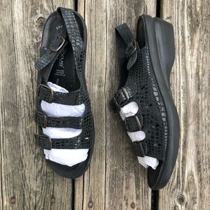Flexus Sandals